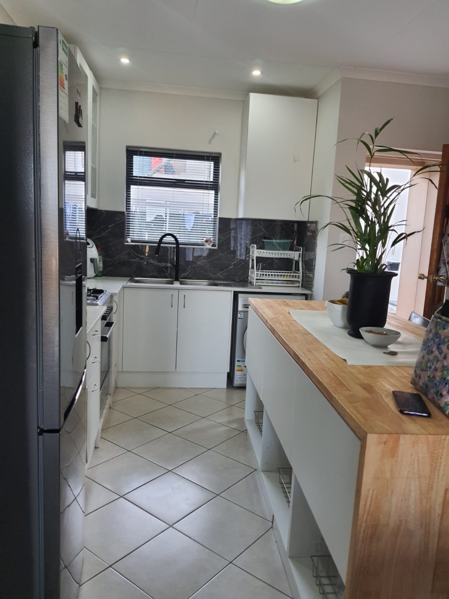 2 Bedroom Property for Sale in Kidds Beach Eastern Cape